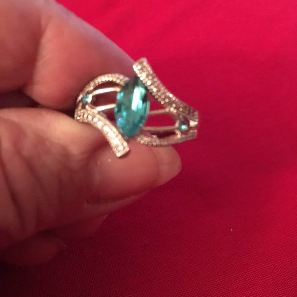 Dazzling aquamarine